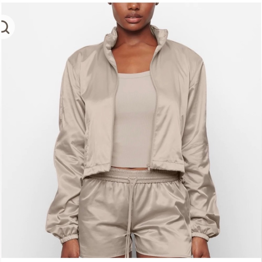 SKIMS Utility Sport Zip Up Jacket with hidden hoodie Size M, Stone color